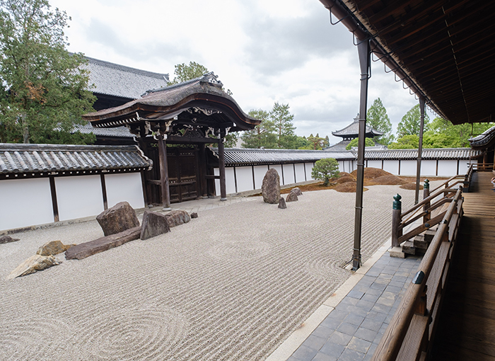 初夏の東福寺 重森千靑先生に聴く枯山水庭園のひみつ